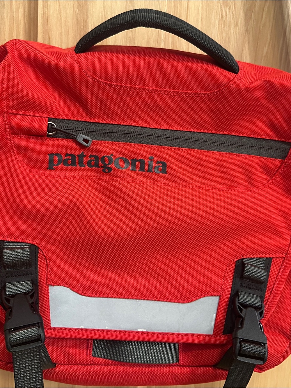 Patagonia Red Mini Mass - Picture 3 of 10